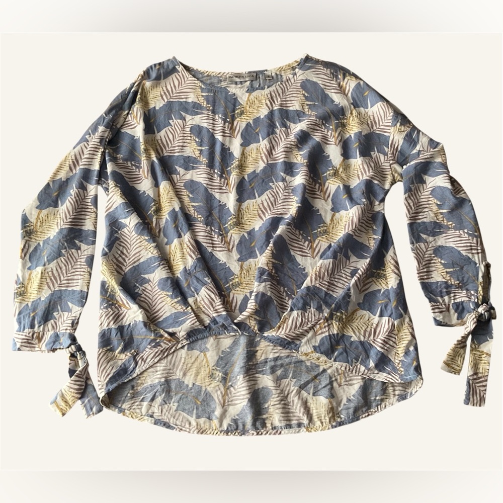 Patrizia Luca Milano Ivory Feather Print Gather Front Blouse oversized EUC